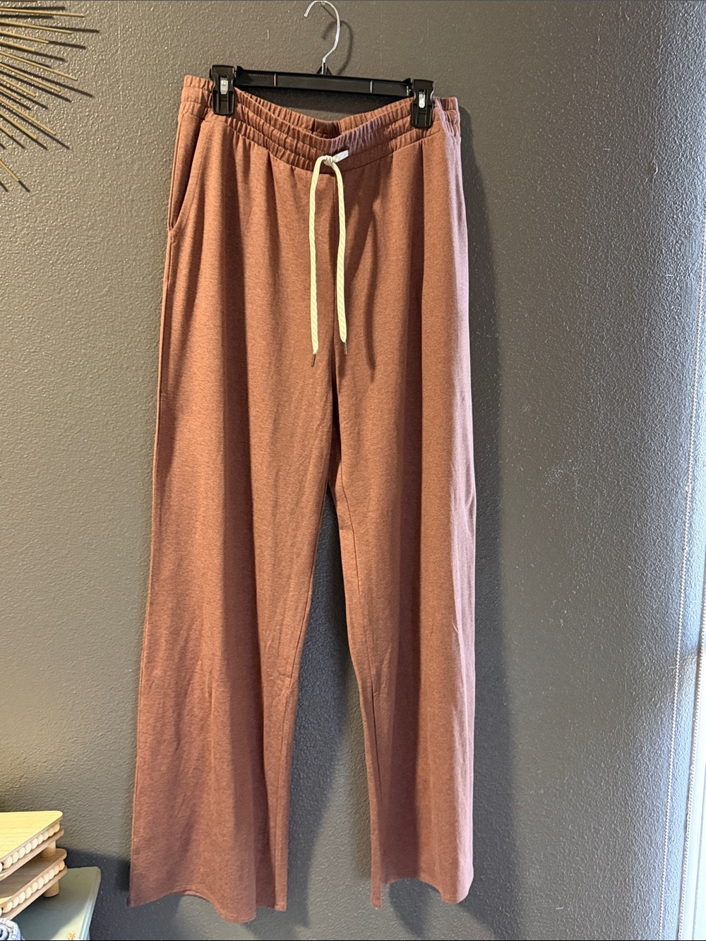 Vuori Track Pants in light Sand. NEW w/o Tags. Size Xl